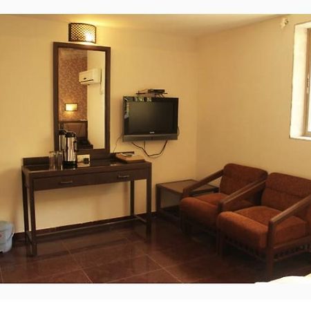 Hotel Ganesh Palace Mumbai Ngoại thất bức ảnh