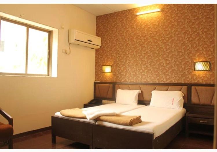 Hotel Ganesh Palace Mumbai Ngoại thất bức ảnh